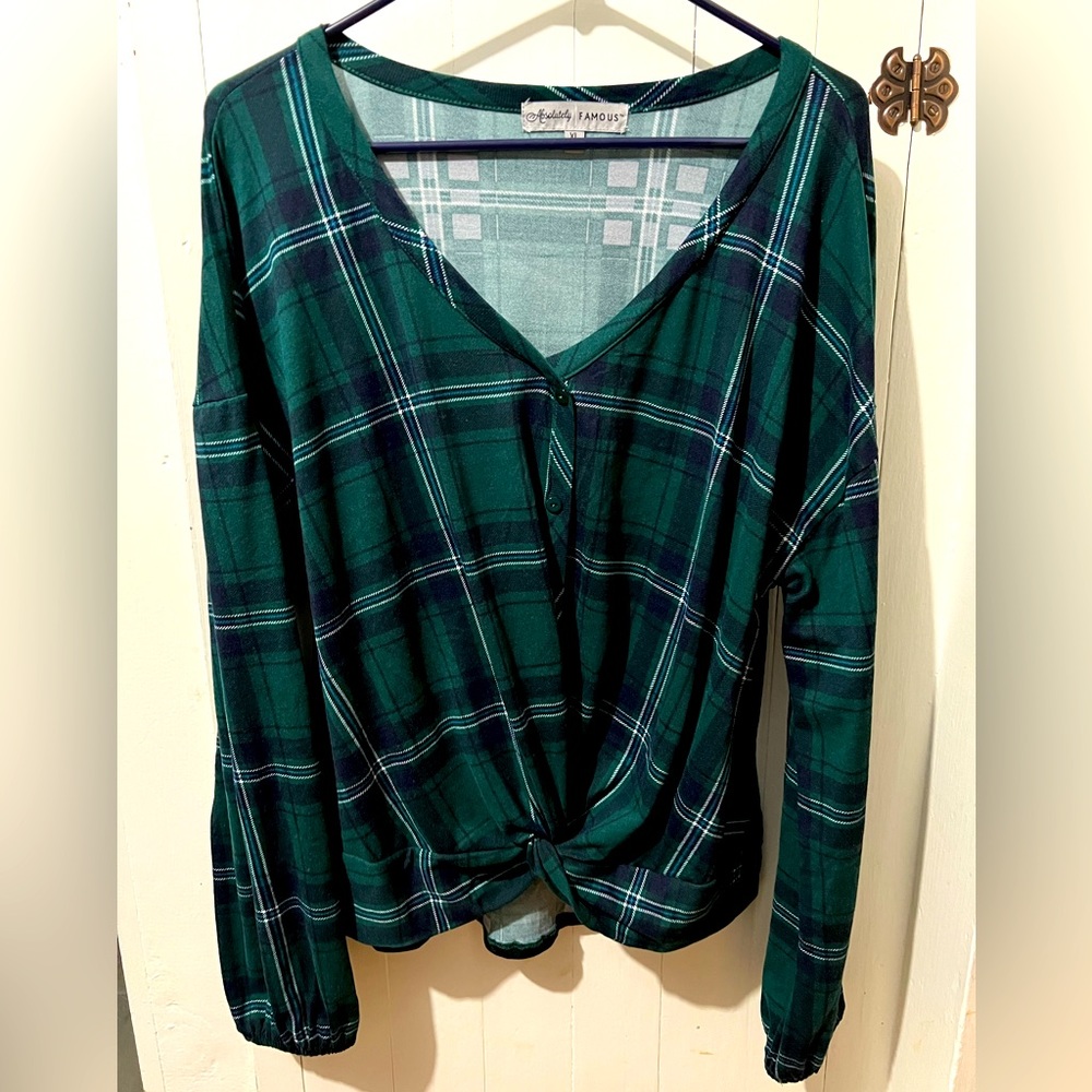 Absolutely Famous Women’s plaid Blouse Size XL